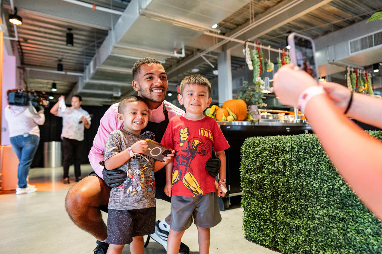 Serving Those Who Serve Us (6)